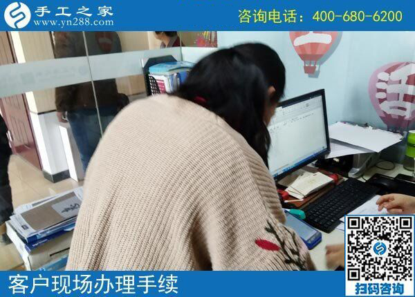 常州手工活带回家做：孟女士夫妇来手工之家找到理想手工活(图1)